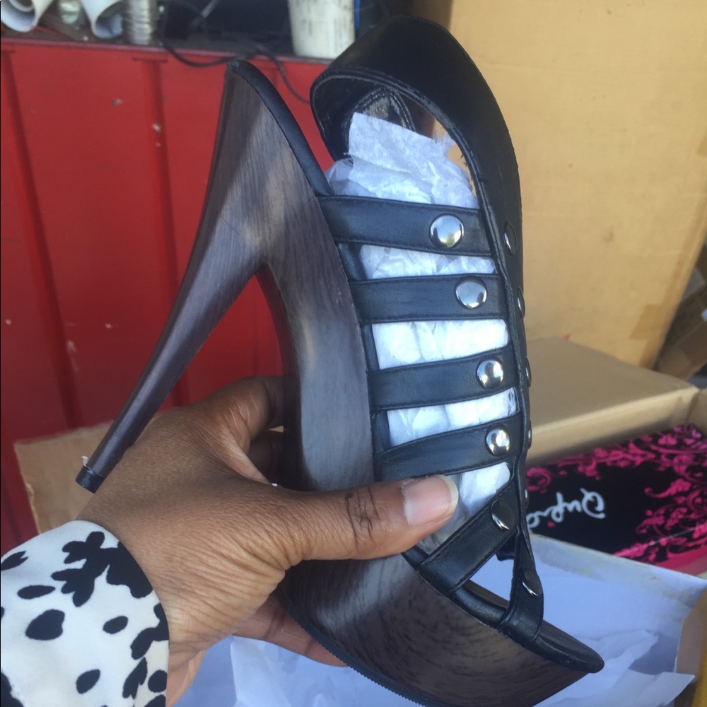 Platform Back Pump - Picture 2 of 3